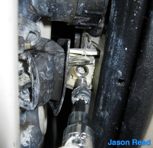 Undoing Door Check Bolt T40.jpg