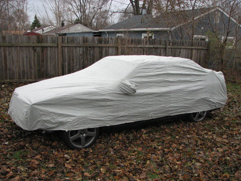 Spiffy Volvo original car cover with a plate window, and mirror pockets.