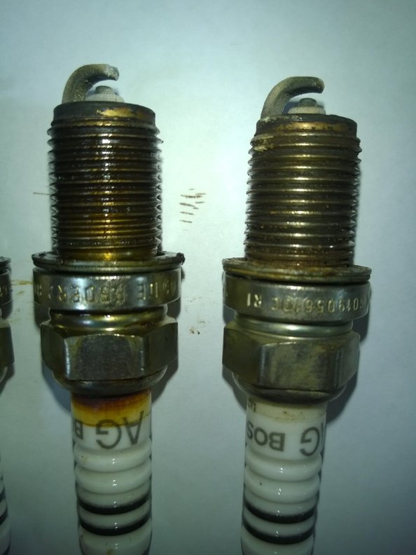 Old spark plugs were F5DER2
