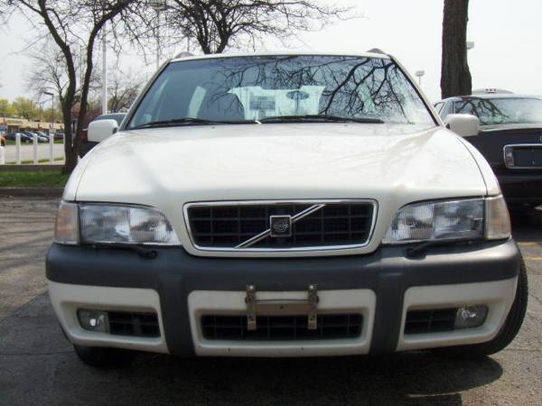 It is two year old group of photos, but the car still looks great.