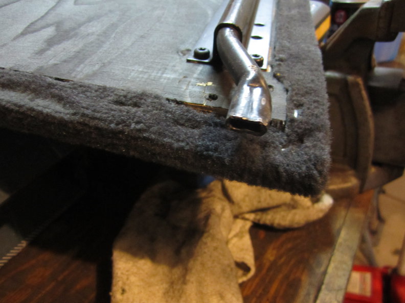 End view of LH end pivot arm