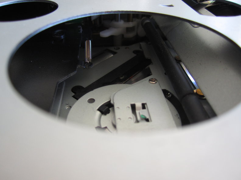 CD spindle to pull cd in/out of cassette (2)