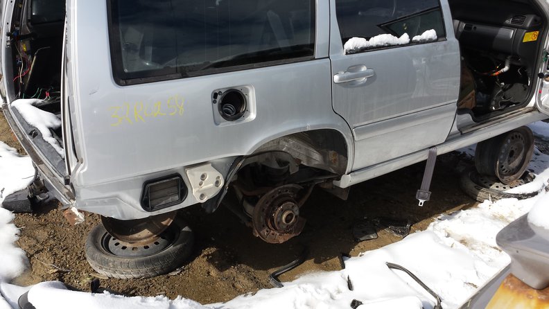 2000 V70R RH rear side