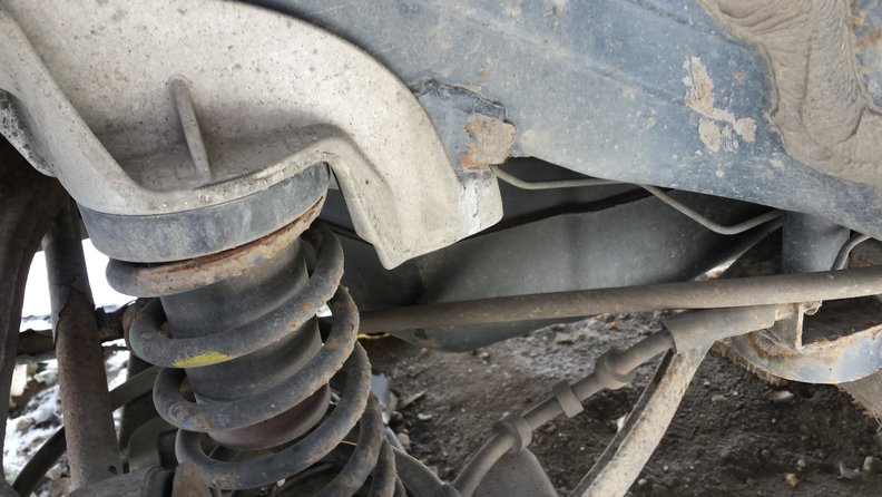 2000 V70XC RH front of frame.