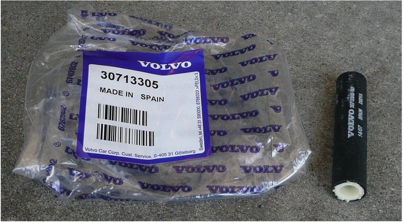 VolvoTurboHose.JPG