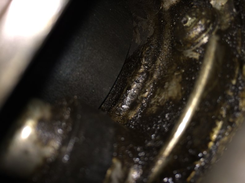 Bottom of crankshaft pulley/gear with timing belt