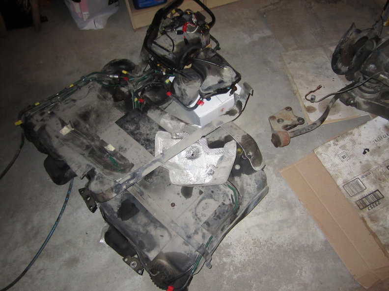 Fuel tank and emissions system