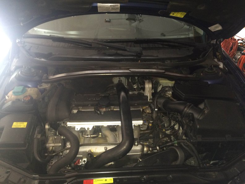 the engine has this cool ad on ipd bar thing going across it.