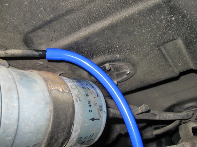 Hose installed on upper line