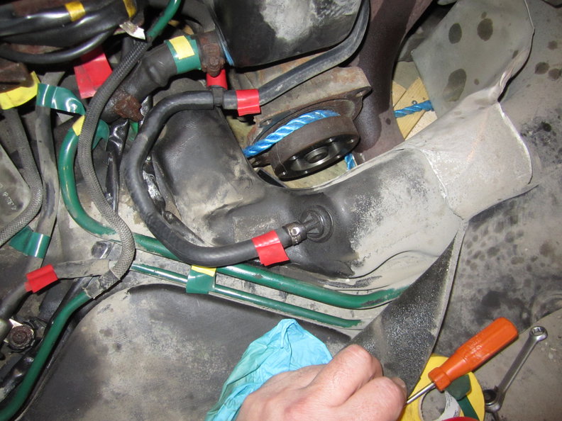 RH Fuel pump pipes and wiring (3)
