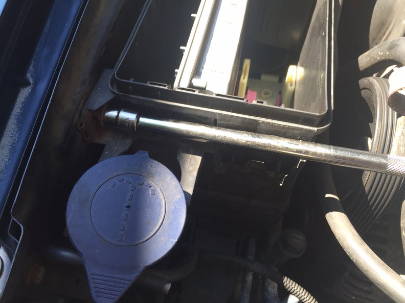 10mm bolt and clips hold in the ECU box. Note absence of  TCM..... :-)