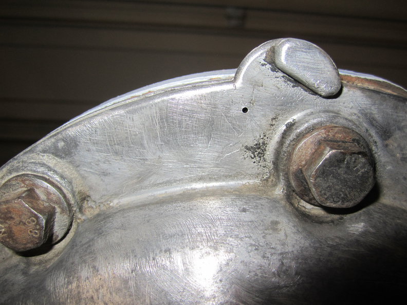 Vent hole in rear diff casing