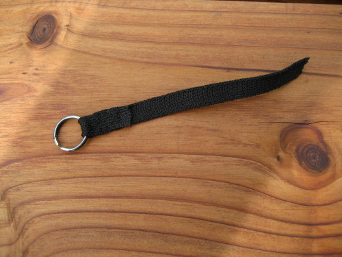 Stitch the nylon webbing firmly together before cutting to length.