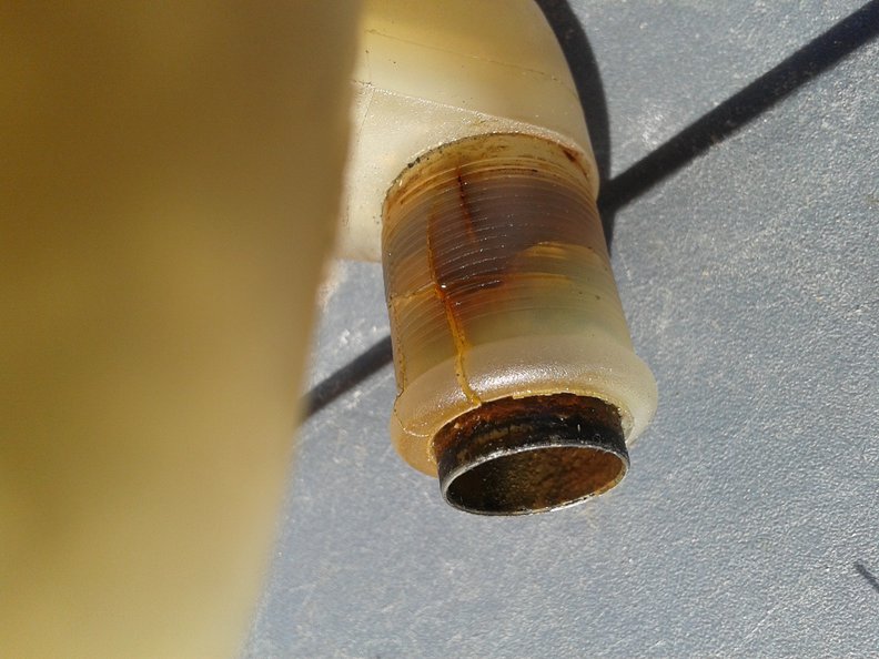 2001 v70 expansion tank