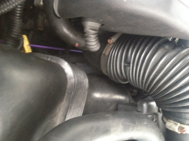 1998 V70 intake hoses closeup