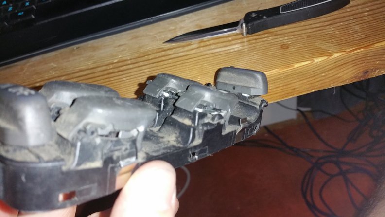 Both buttons for the front done, note the position of the staples