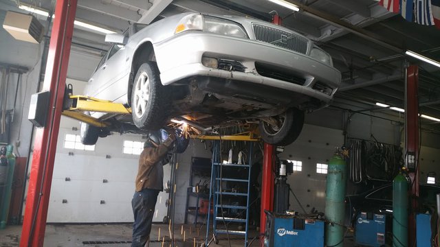 S70 exhaust fixing.jpg