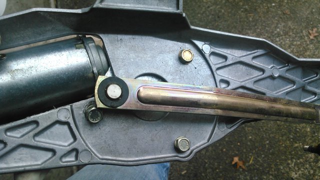 Volvo Rear Wiper Hangup 1.jpg