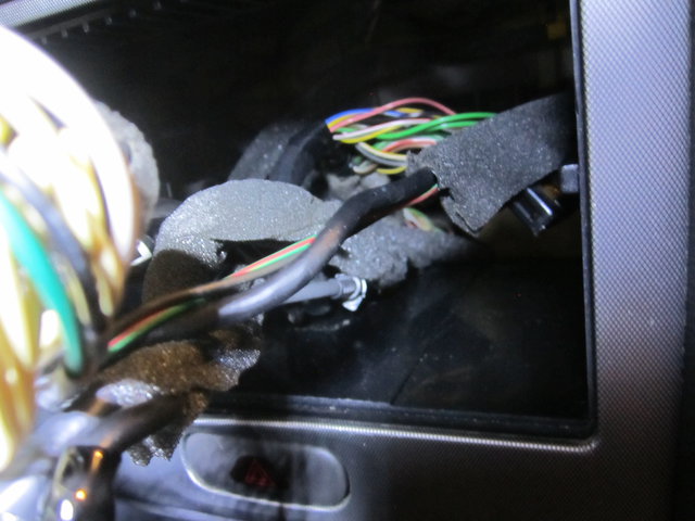 SC-901 additional cable and in-line fuse to 6 CD changer