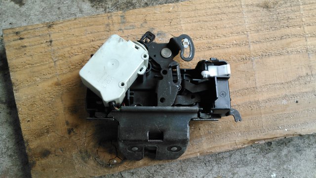 Latch No Cover B.jpg