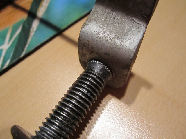 Nivomat lower mounting bracket stud