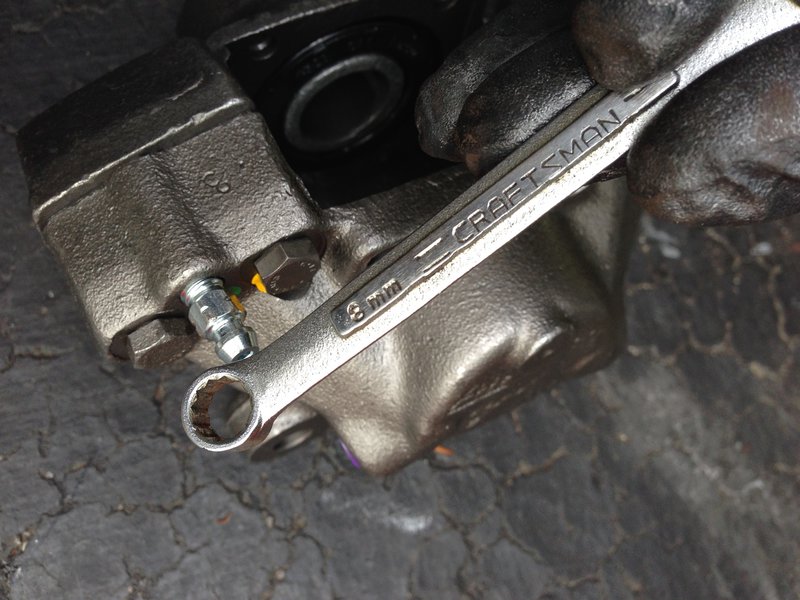 Bleeder 8 mm, not too tight