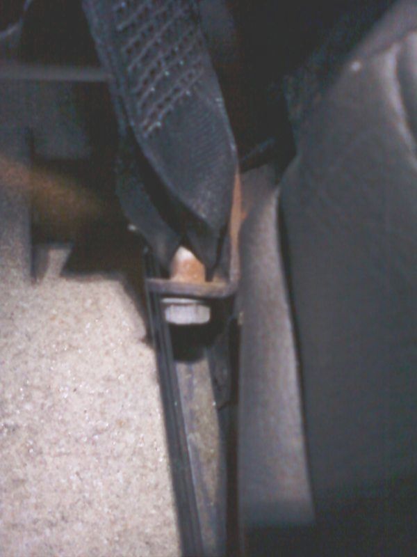 seat belt connects.jpg