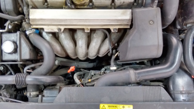My 1998 V70 T5 engine bay