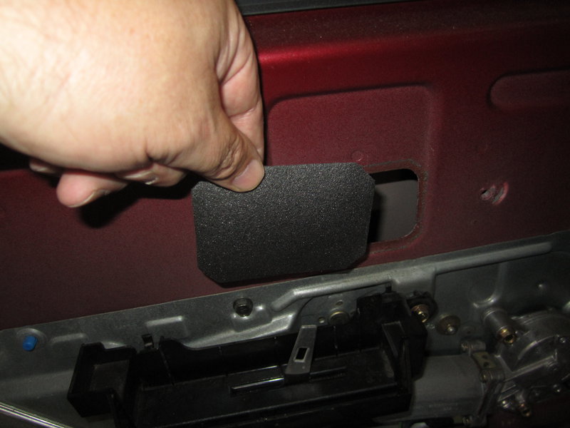 Access port for front slider wheel