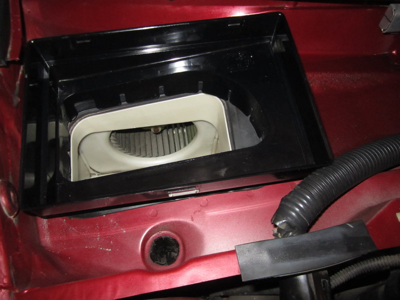 Cabin air filter holder