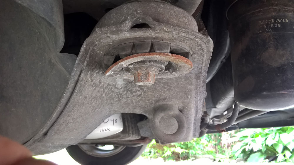 s70_subframe_bushing_R.jpg