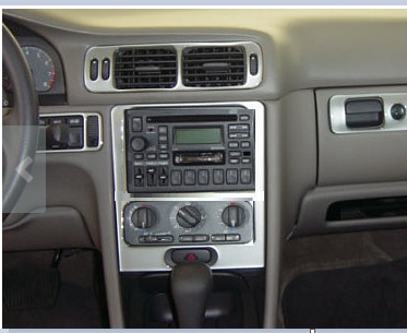 s70dash.jpg