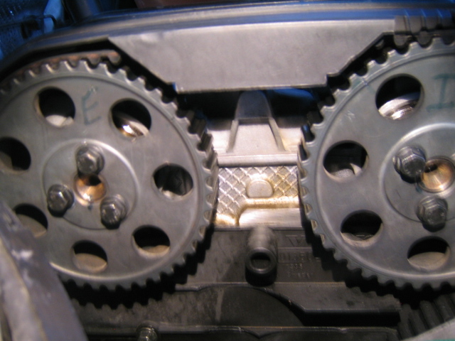 Volvo_Camshaft Seals 027.JPG