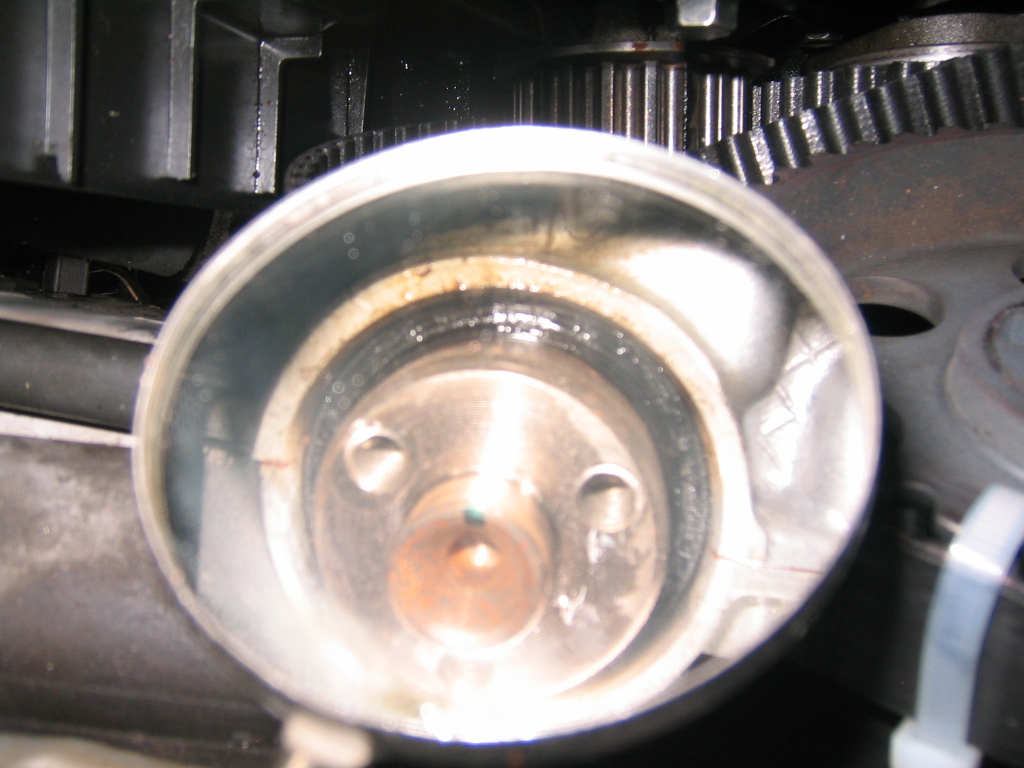 Volvo_Camshaft Seals 018.JPG