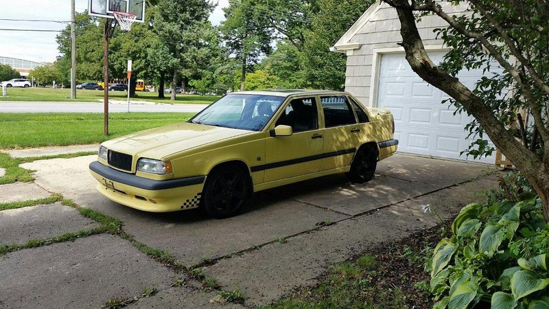 Yellow Volvo 850 T-5R in ABQ