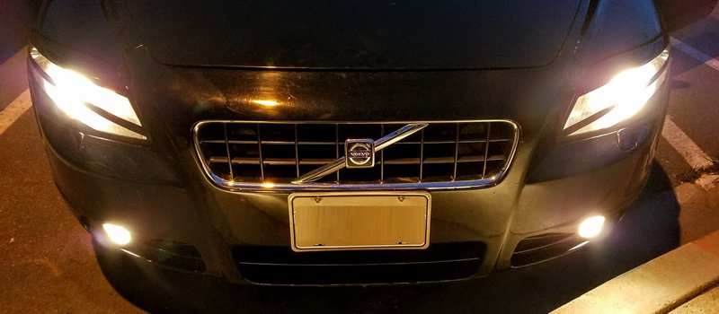 2008 volvo c70 headlights..jpg
