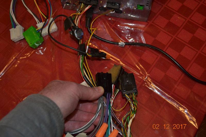 Here is another comparison between the Volvo speaker plug and aftermarket plug. These seem to match.