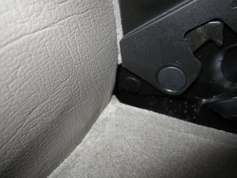 Rear child seat mounting bracket (2)