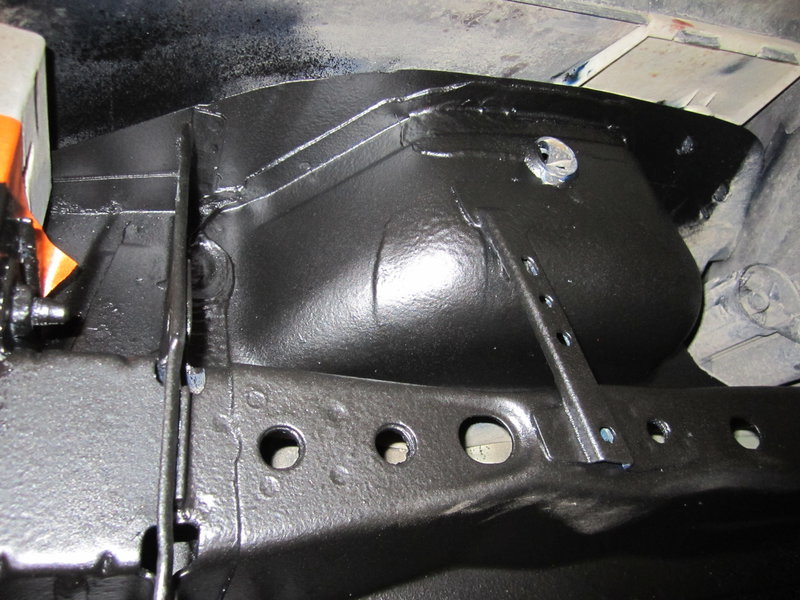 RH rear floor paint repairs