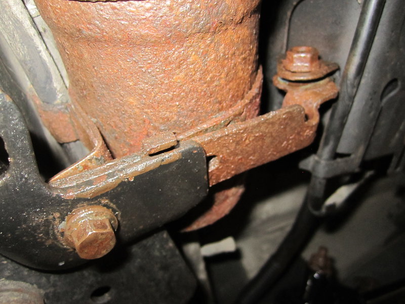 Really rusty bracket for fuel filter