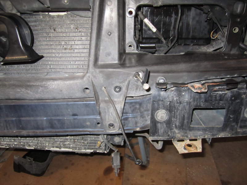 Mounting plate for bumper