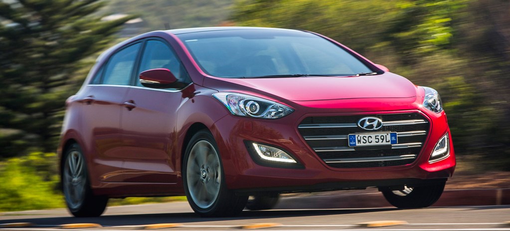 Hyundai-i30-Series-2-2015-drive-wide1.jpg