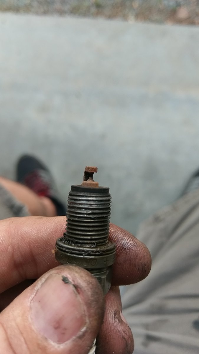 Can just see the rolled spot on the thread.