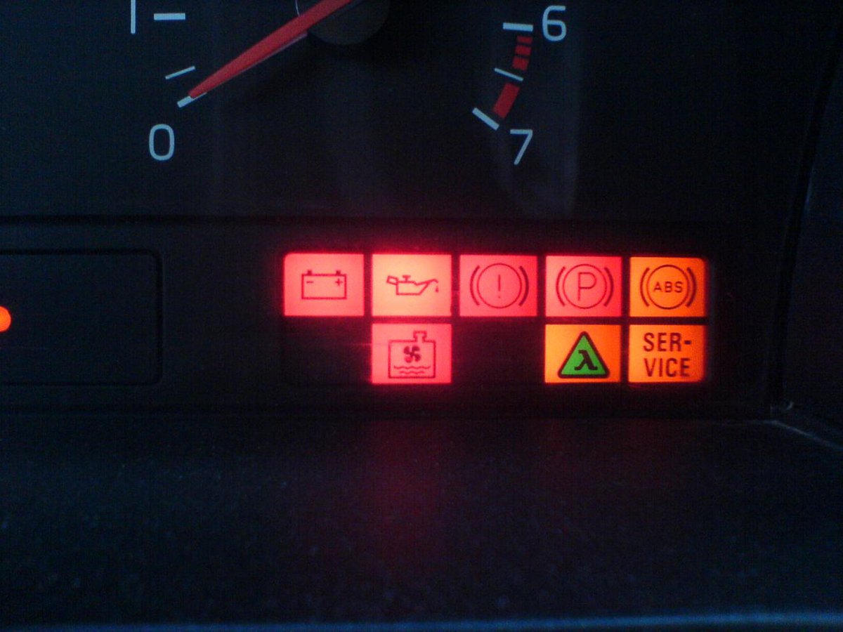 volvo warning light.jpg