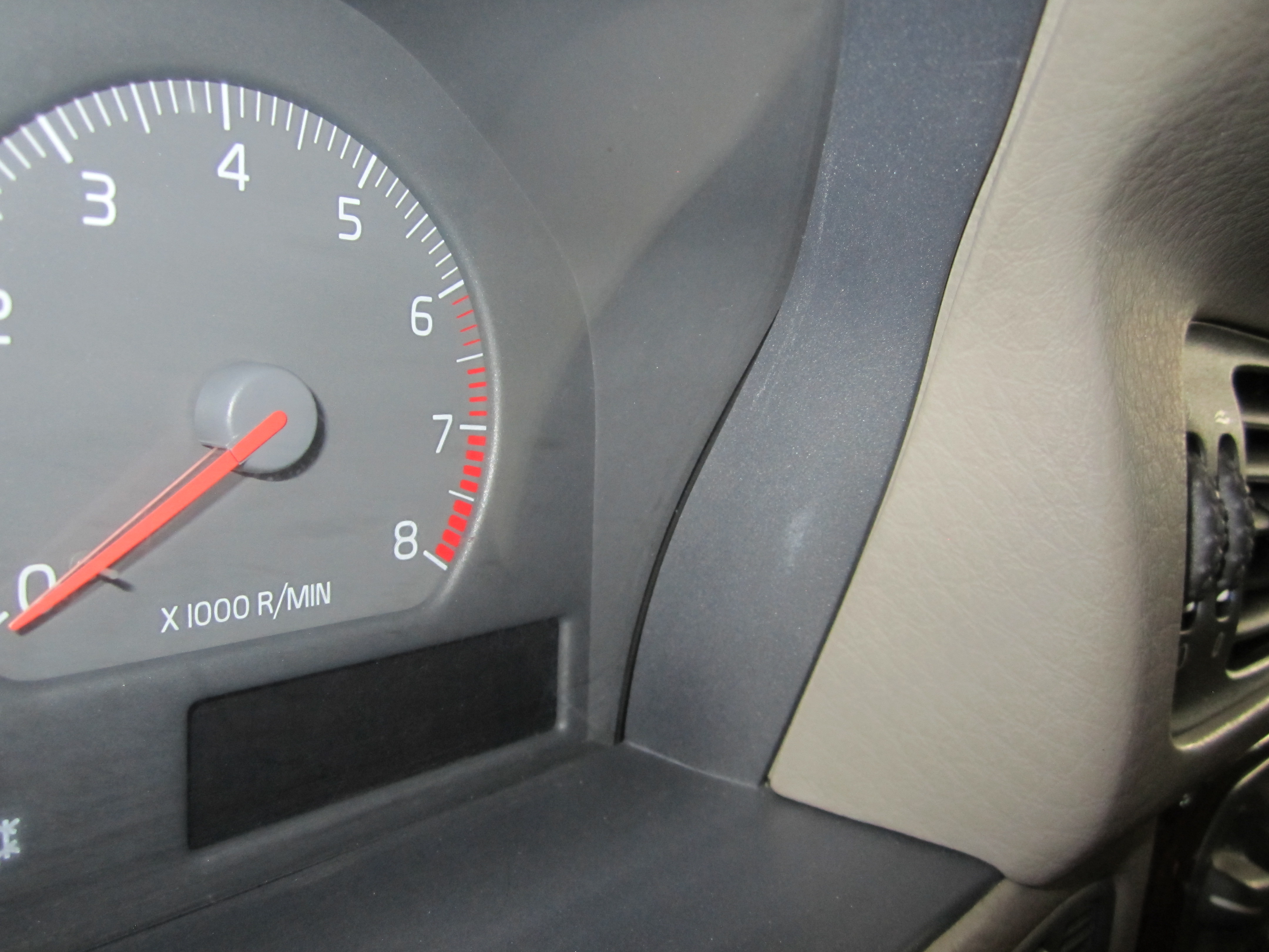 RH side cluster fitment