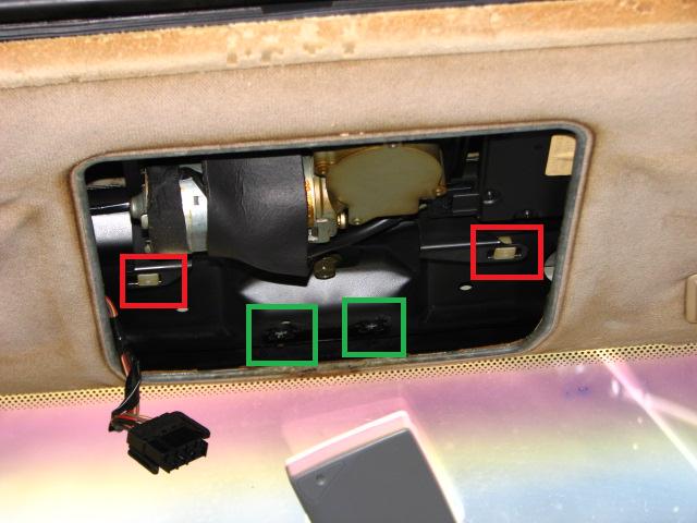 Red signifies Dome light screws,<br />Green signifies Mirror screws.