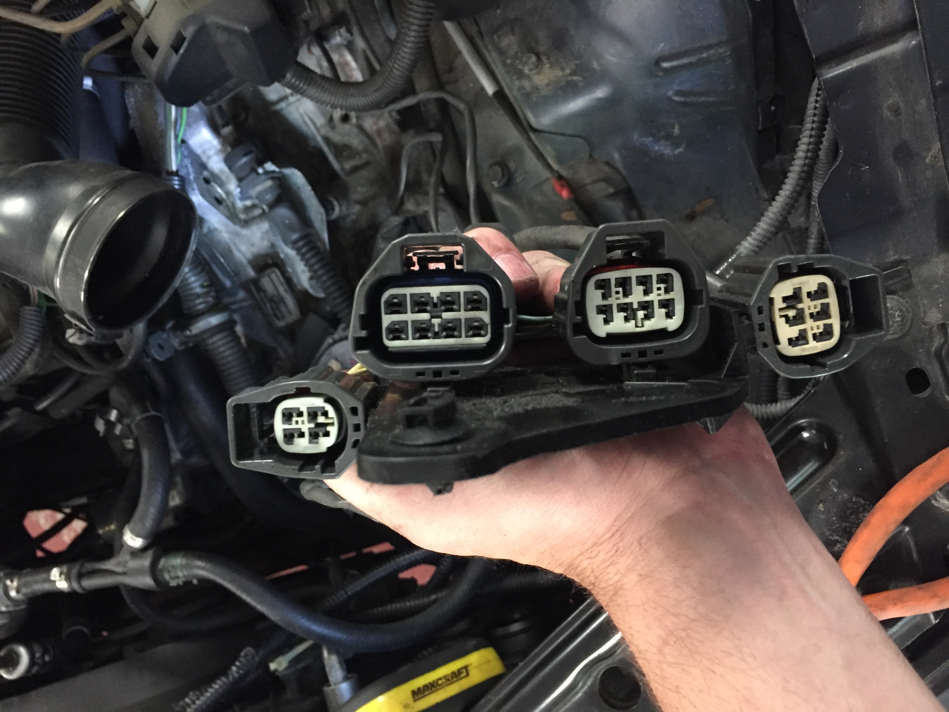 Disconnect trans to body connectors