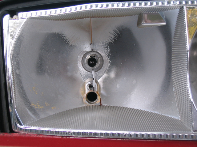 Volvo_Headlights 005.JPG