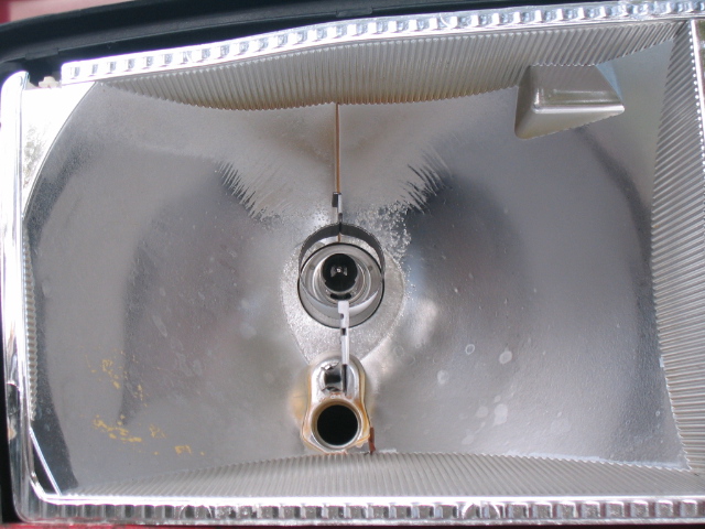 Volvo_Headlights 006.JPG