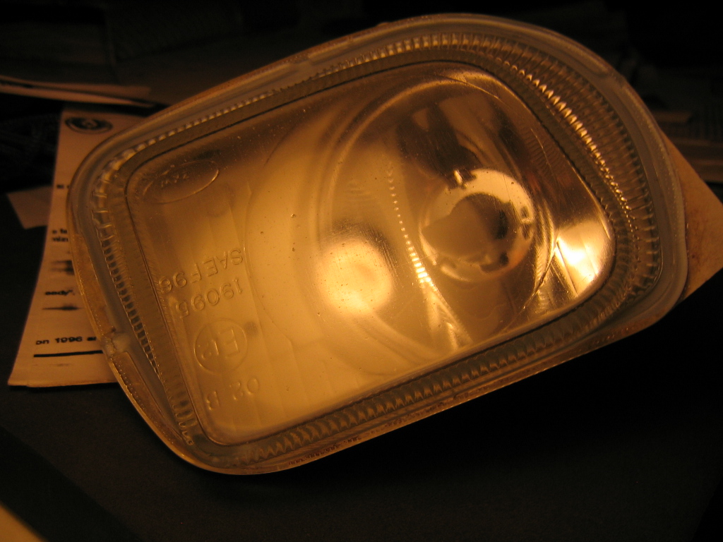 Volvo_Fog Light 002.JPG